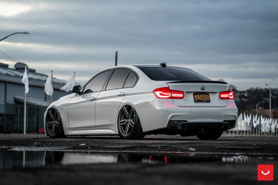  BMW M3 Sedan on Vossen Wheels (HF-1) 2018 года  (фото 39 из 57)